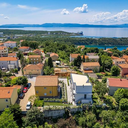 Appartments Adriatic Омишаль Экстерьер фото