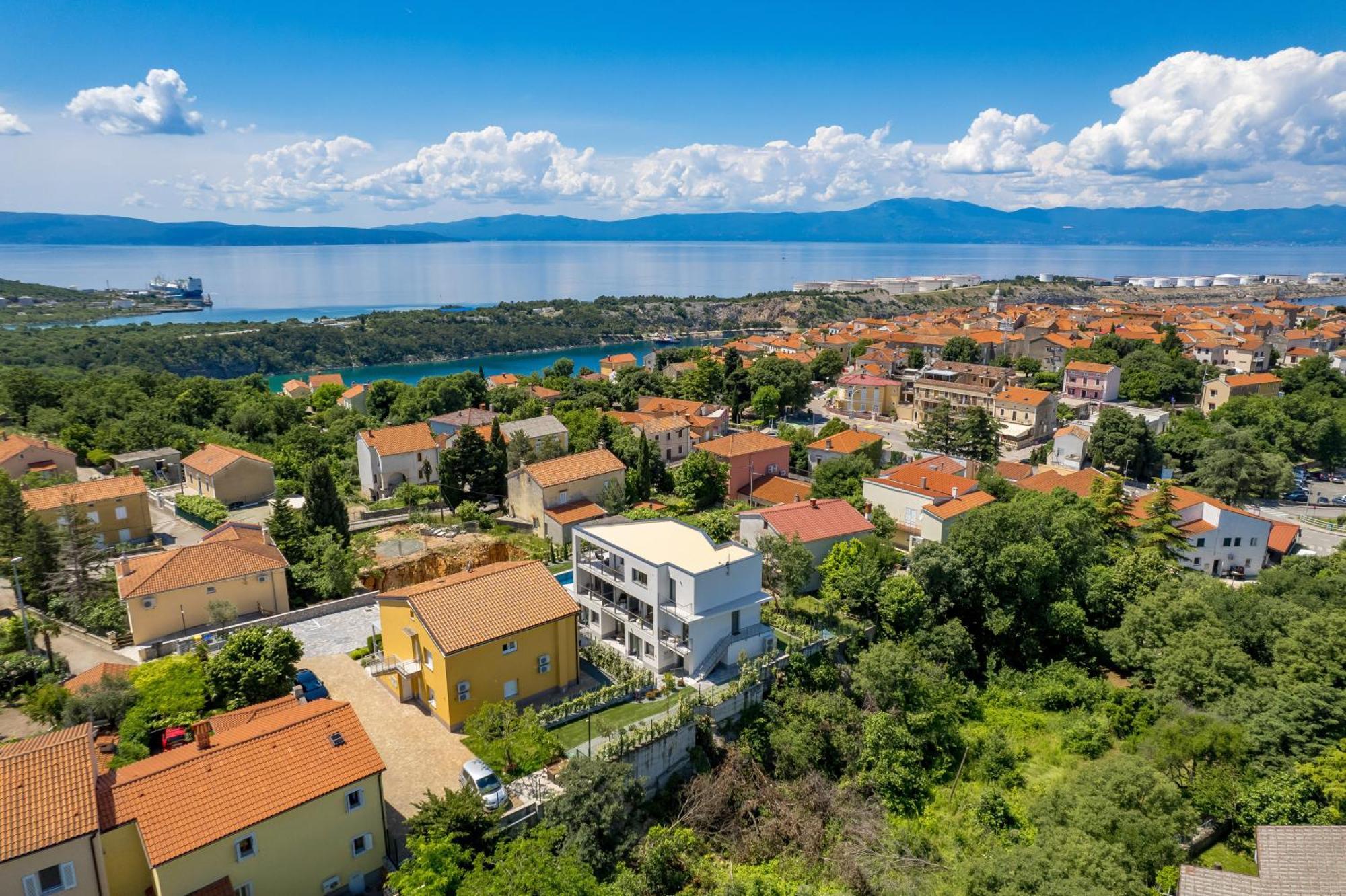 Appartments Adriatic Омишаль Экстерьер фото