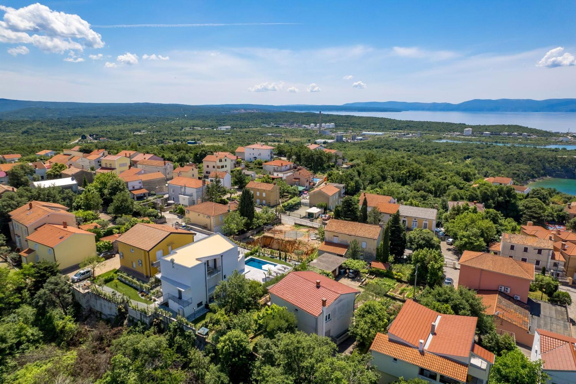 Appartments Adriatic Омишаль Экстерьер фото